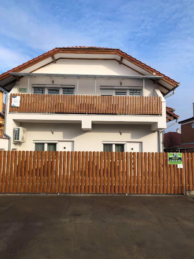 Jácint Panzió *** Hajdúszoboszló Exterior foto
